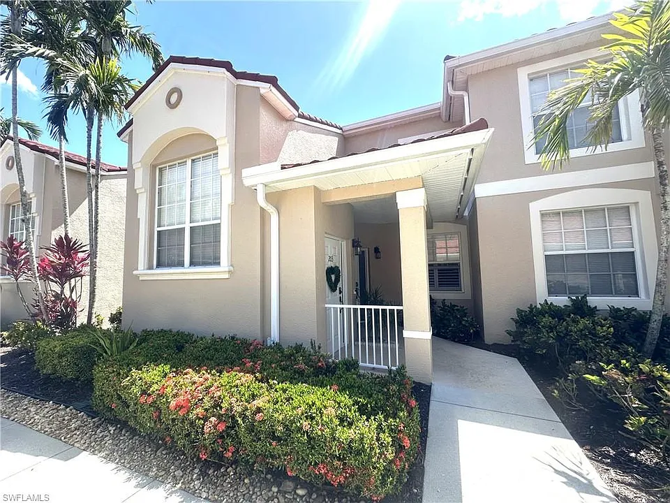 2880 Cypress Trace Cir #103