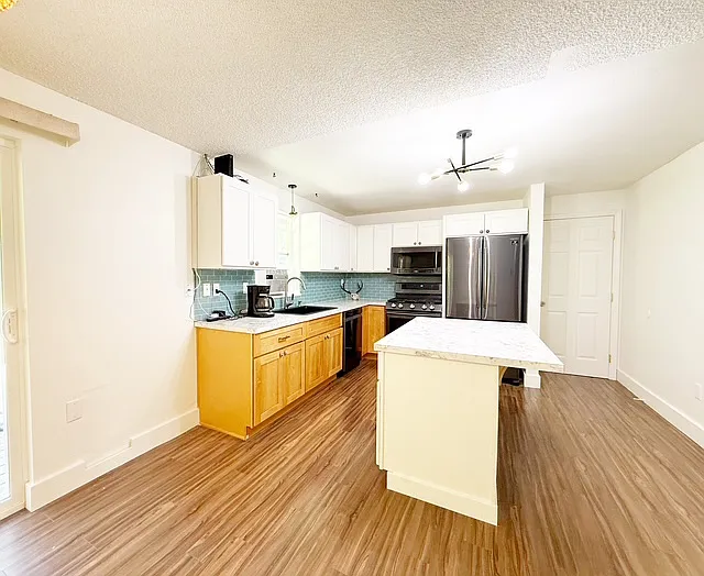2695 McKinley Pl SE — Photo 12