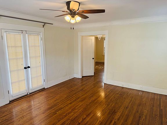 3rd image of 2202-2230 E Lowena Dr #230