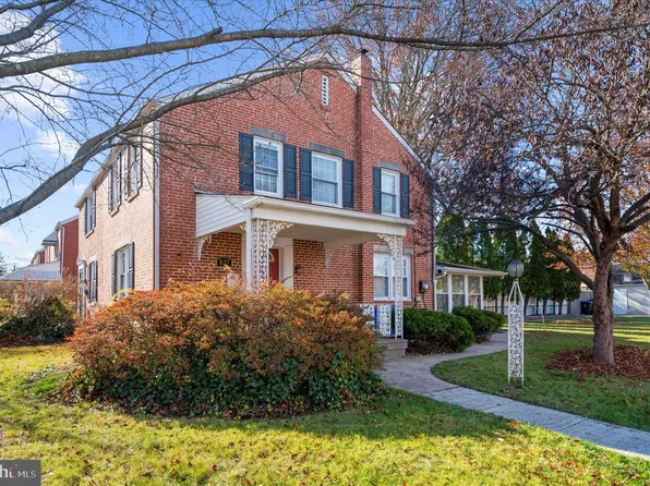 827 Buttonwood St, Norristown, PA 19401