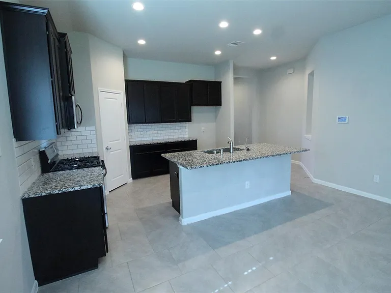 4007 Prairie Landing Ln — Photo 5
