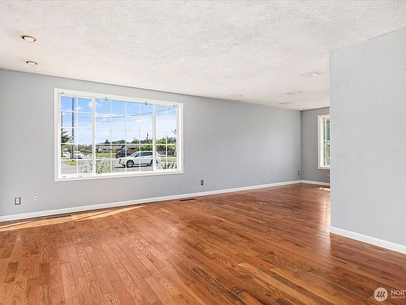 4th image of 188 SW 8th Avenue