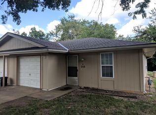 715 NE Banner Dr APT A, Lees Summit, MO 64086