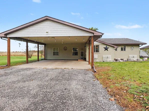 736 W Parish Rd, Kawkawlin, MI 48631