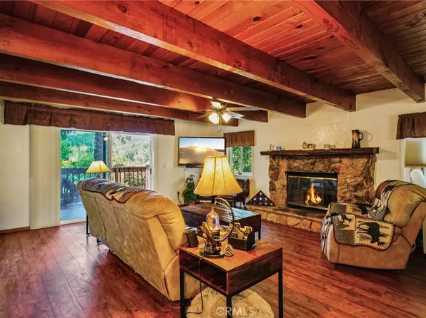 463 Delle Dr, Crestline, CA 92325