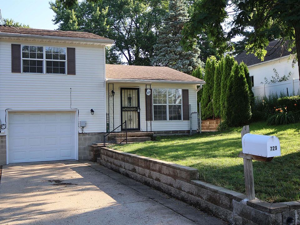 1st image of 729 E Hines Ave