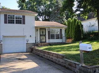 729 E Hines Ave, Peoria Heights, IL 61616