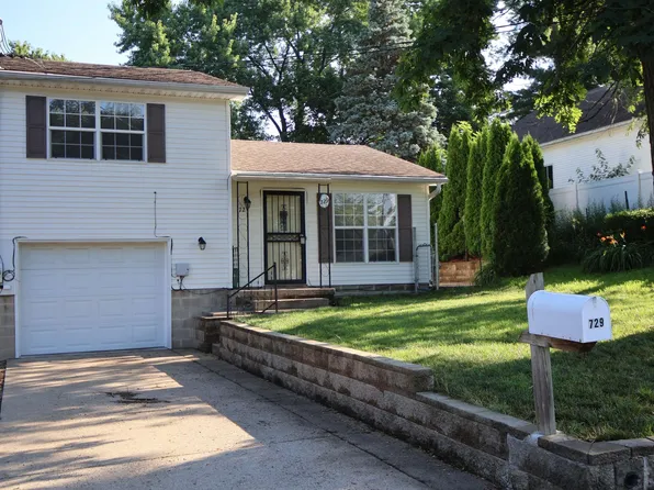 729 E Hines Ave, Peoria Heights, IL 61616