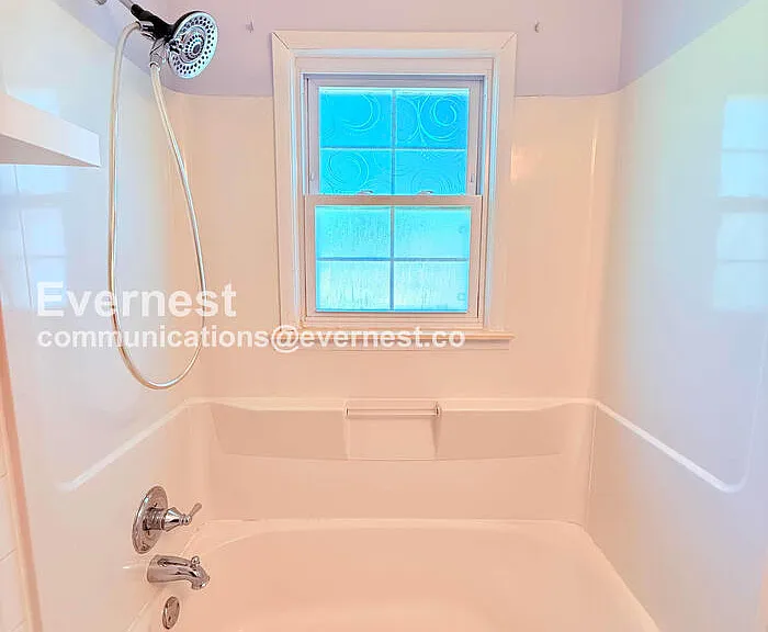 1313 Donald Ave — Photo 16