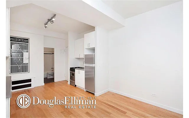 Rented by Douglas Elliman | media 42