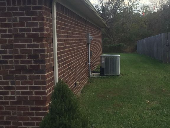 4th image of 2741 Crescent Hill Dr NE