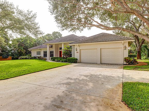 3rd image of 9 Oakwood Drive