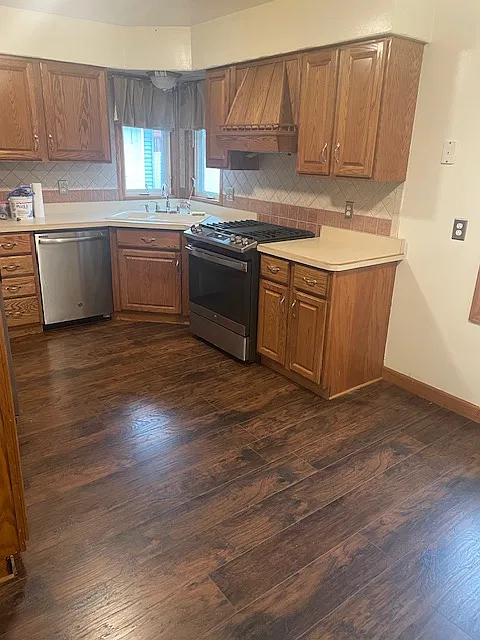 4 bed, 2.5 bath, 1800 sqft, $2,350 — Photo 4
