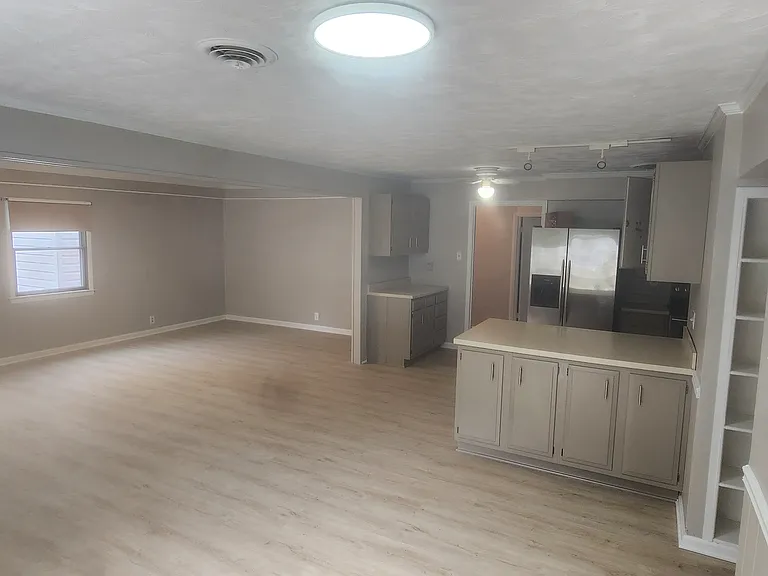 3361 Glebe Dr — Photo 4