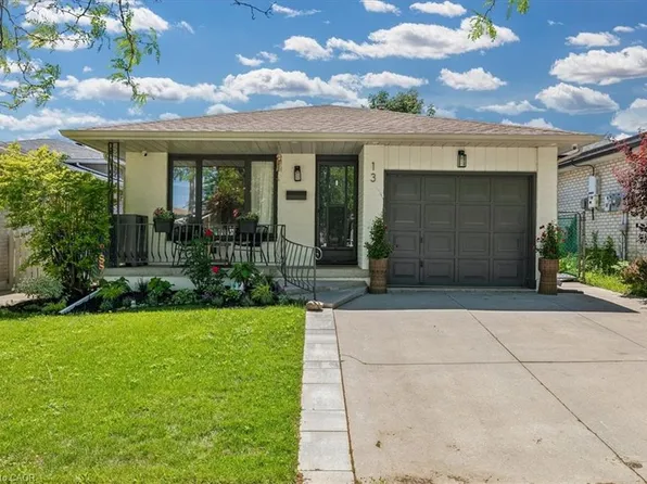 13 Salina Pl, Hamilton, ON L8G 4L4