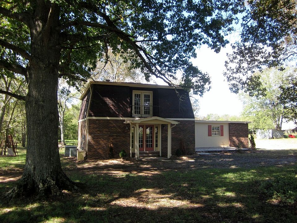 Charming cottage on an acre 