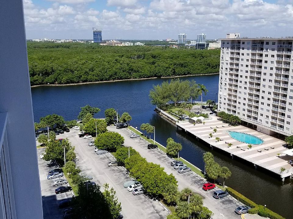 2nd image of 500 Bayview Dr APT 1623