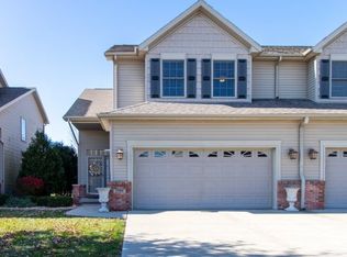 1707 Glenbridge Rd, Bloomington, IL 61704