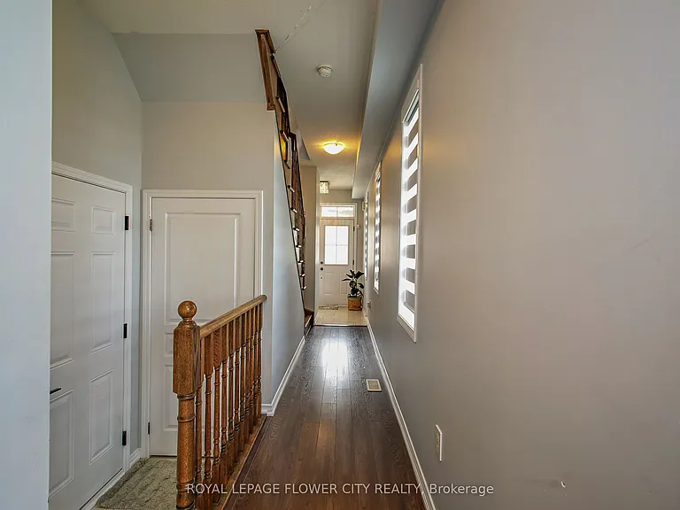 81 Baffin Cres — Photo 9