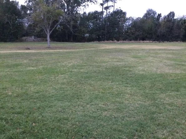 Trina Ln, Sulphur, LA 70663