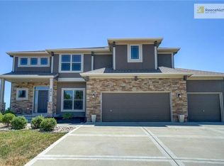 5815 NW 93rd St, Kansas City, MO 64154
