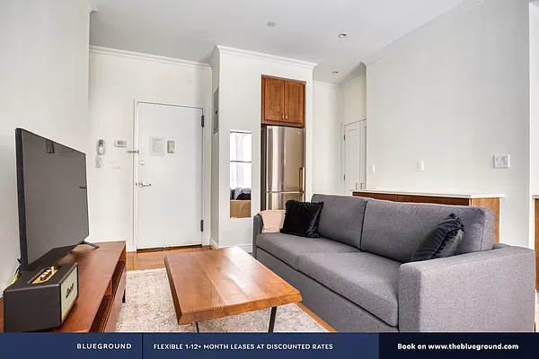 Rented by The Blueground | media 19