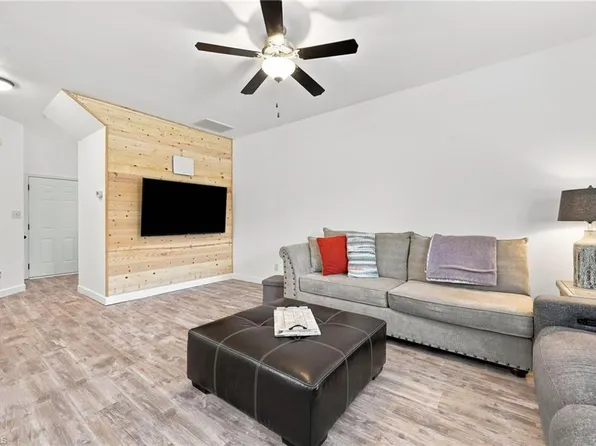 307 Skiles Hts APT J, Thomasville, NC 27360