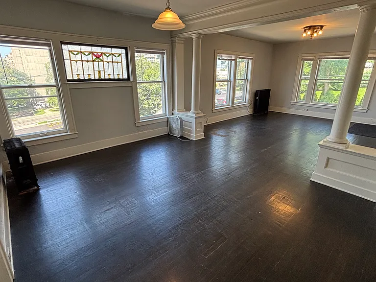 218 John St NE #3 — Photo 3