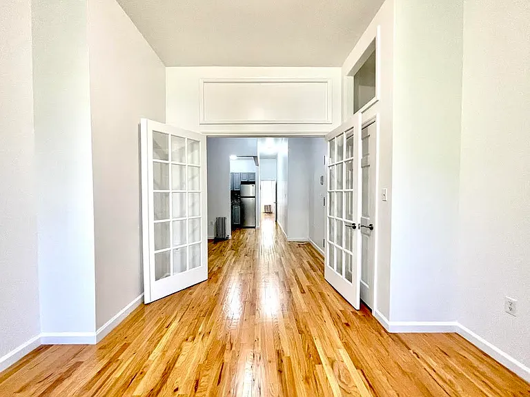 221 Suydam St #1R — Photo 8