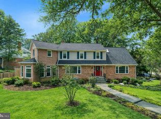 1 Orchard Way S, Potomac, MD 20854