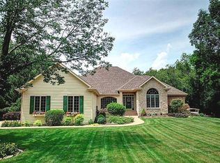 599 Valleyview Point Dr, Springboro, OH 45066