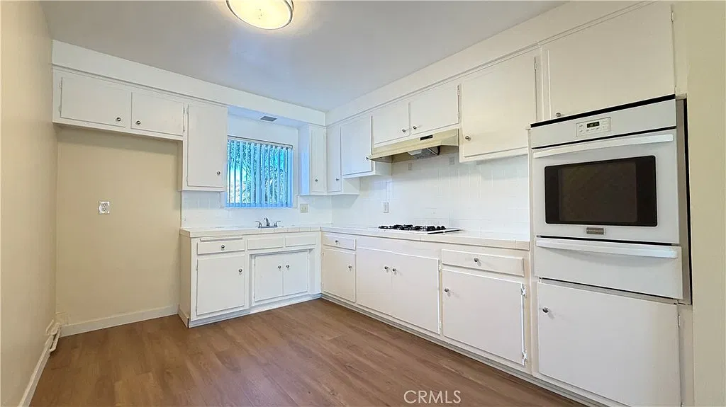 2 bed, 810 sqft, $2,495 — Photo 3
