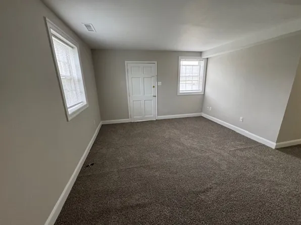 1900-04 Canterbury Court Apartments