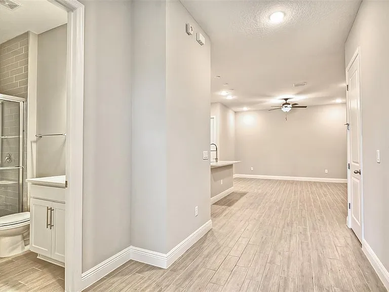 6427 Cyrils Dr — Photo 5