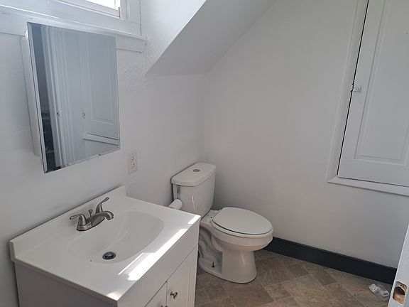 3rd image of 618 E 16th Ave
