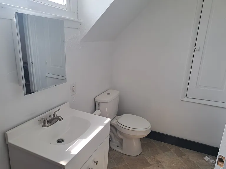618 E 16th Ave — Photo 3