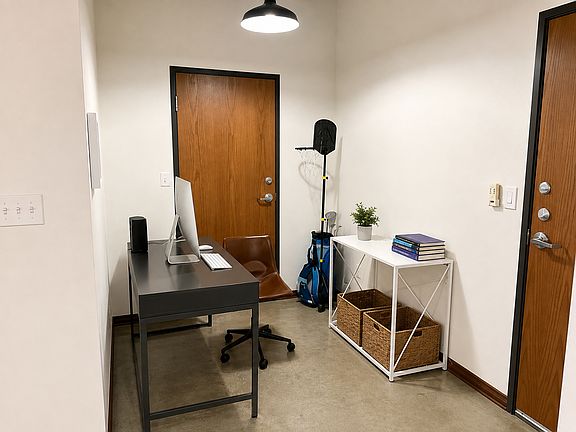 3rd image of 1114 S Elm St APT 203