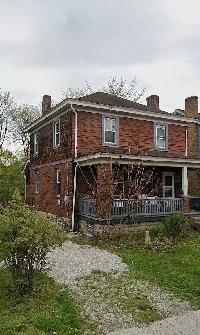3 bed, 1298 sqft, $2,100 — Photo 1