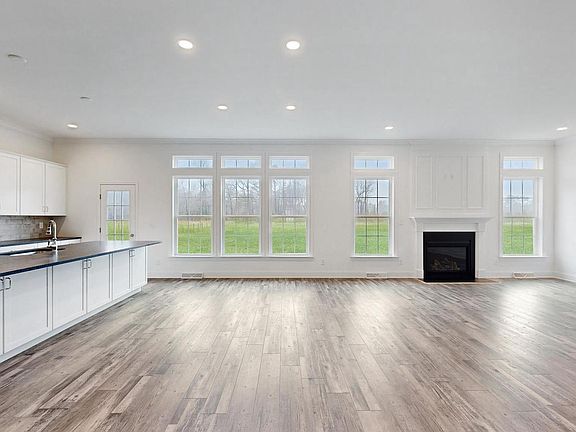 5th image of 23360B Greenbank Dr