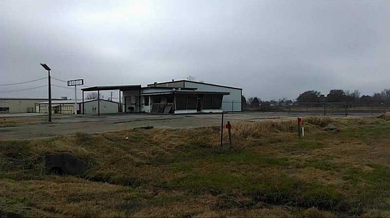 1st image of 1400 S Main St