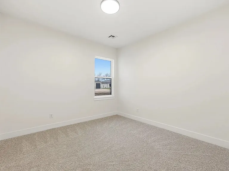 620 Elmwood St — Photo 11