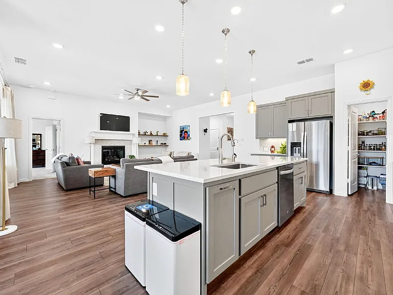 2109 Hibiscus Ln — Photo 4