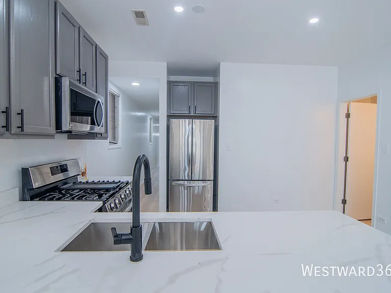 2534 W Harrison St #1 — Photo 3