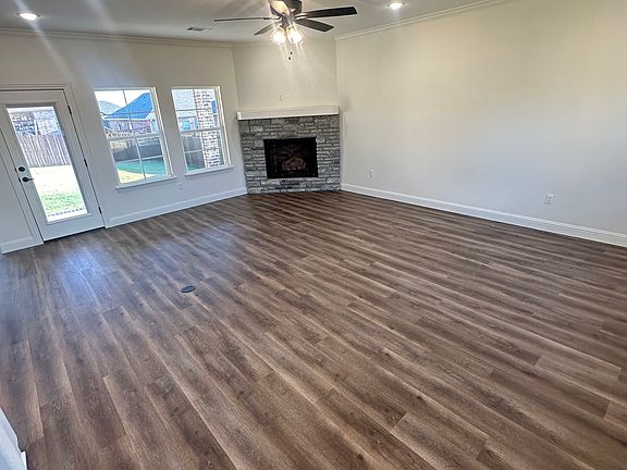 5th image of 9101 Maysview Ln