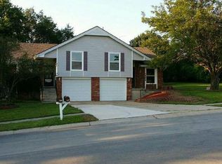 2004 NE 72nd Ter, Gladstone, MO 64118