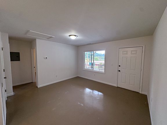 3rd image of 1595 Soco Rd APT 9