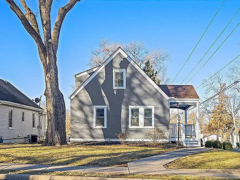 7801 W 80th St — Photo 4