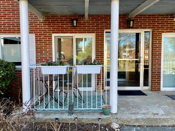 14 Bayberry Dr APT 1, Sharon, MA 02067