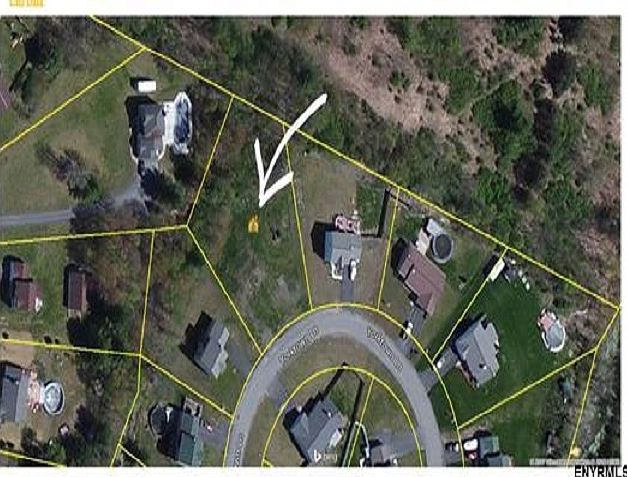 1st image of 9 Yorktown Ln
