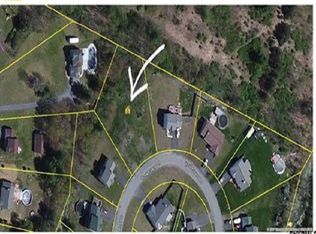 9 Yorktown Ln, Stillwater, NY 12170